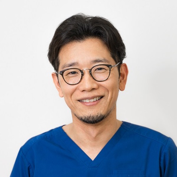 オクノクリニック博多駅前 院長 新谷 嘉章氏