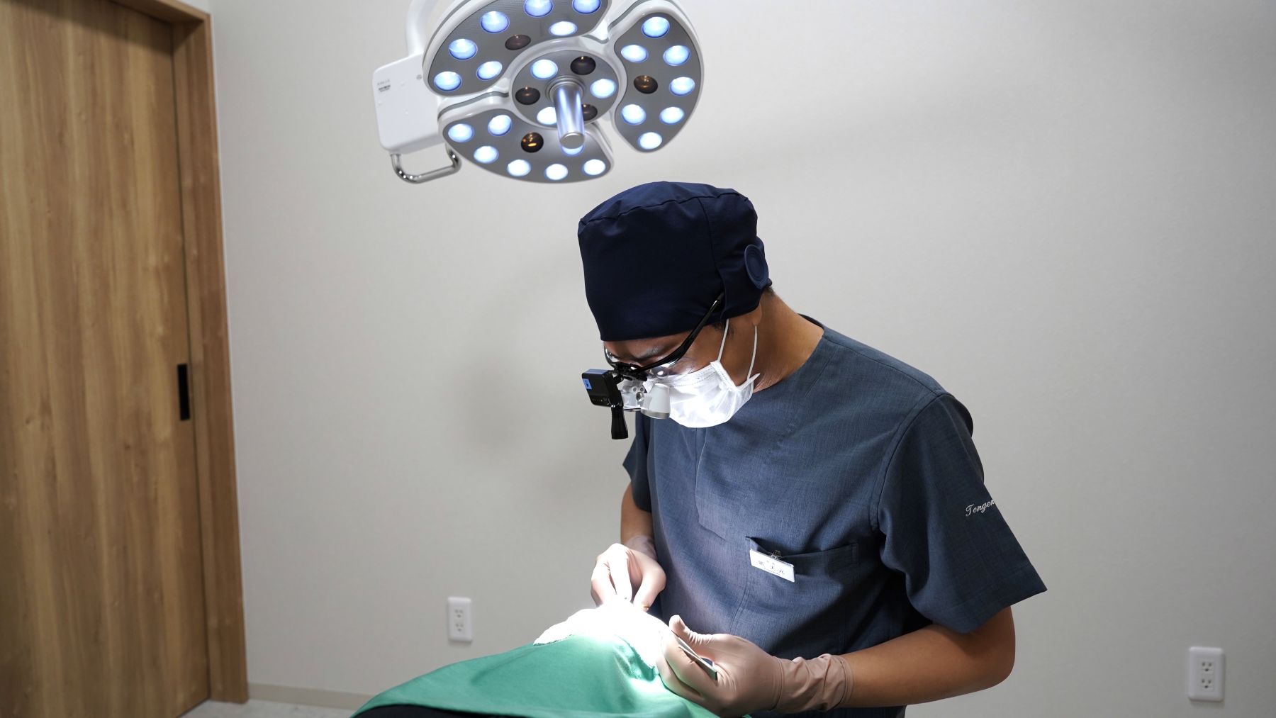 ROOTS Clinic の施術風景